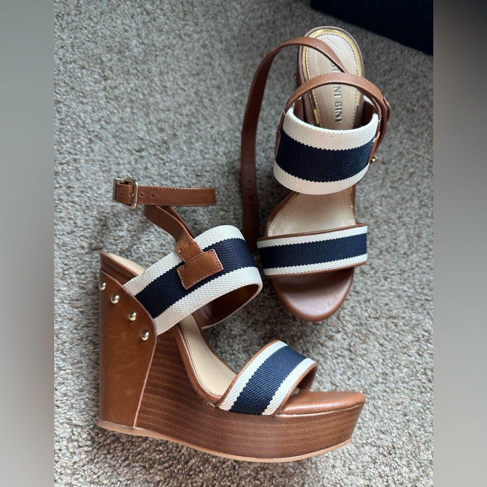 Gianni Bini Wedge High Heel Shoes/Sandals